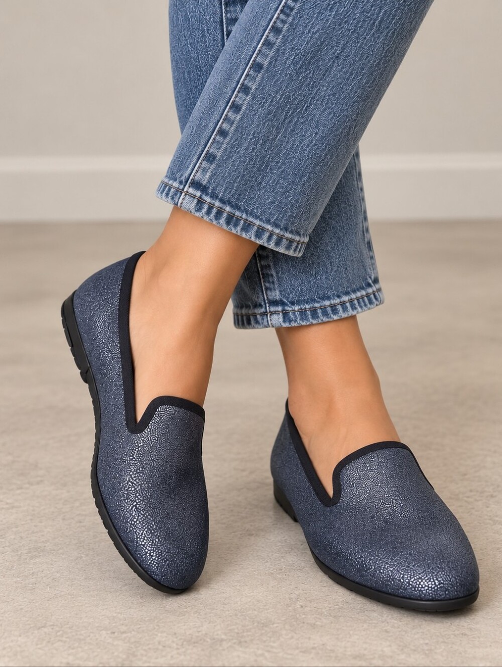 Munro Barb Blue Printed Metallic Flats Size 7
